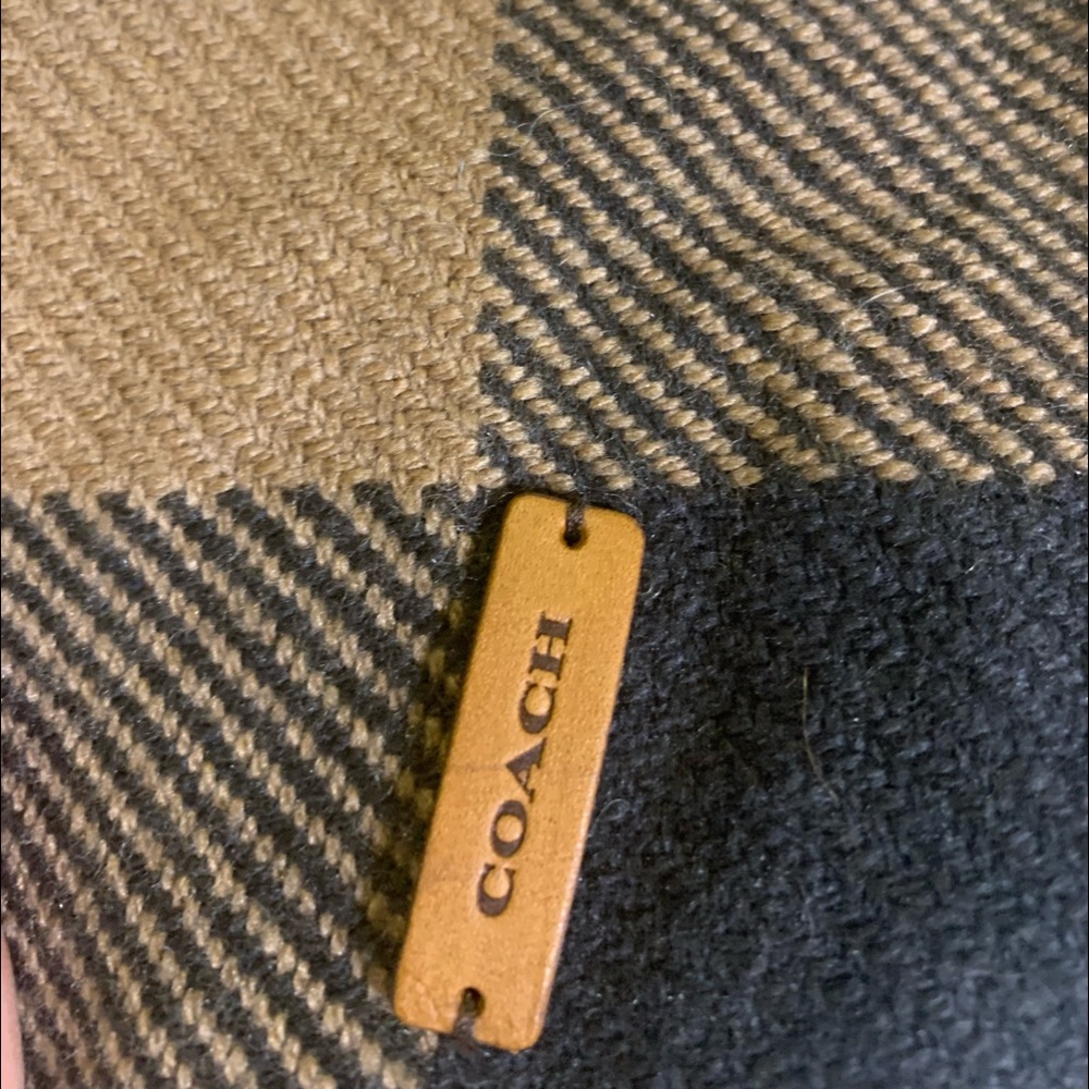 🌷🌷HP 🎉SALE NWT Authentic Coach Scarf - Picture 7 of 13